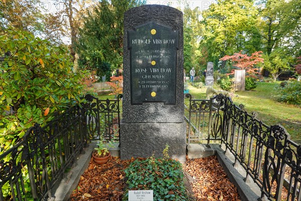 Grave of Rudolf Virchow and Rose Virchow