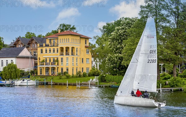 Residential houses and villas at Mueggelsee