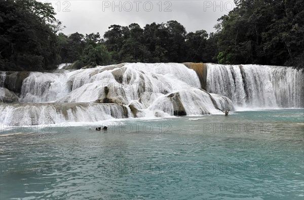 Turquoise water at the Cataratas de Agua Azul