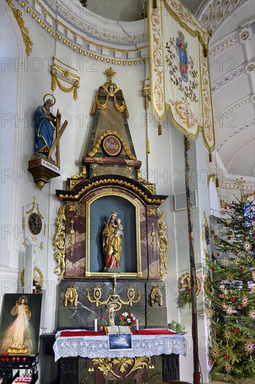 Side altar