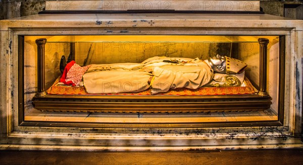 Interior with Entombment of Beato Alfredo Ildefonso Schuster