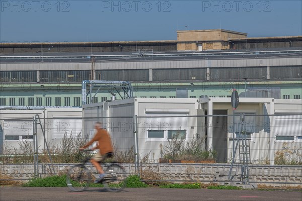 Housing containers for refugees