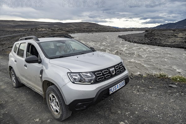 4x4 car on gravel road