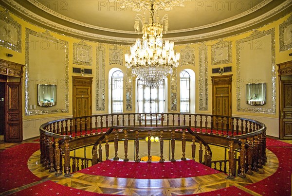 Staircase banister on the 1st floor