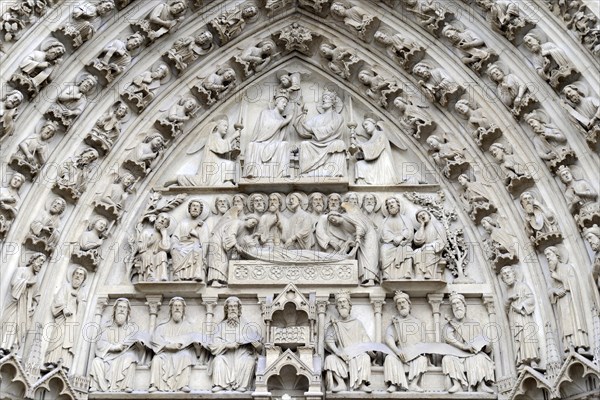 Detail of the Gothic main portal
