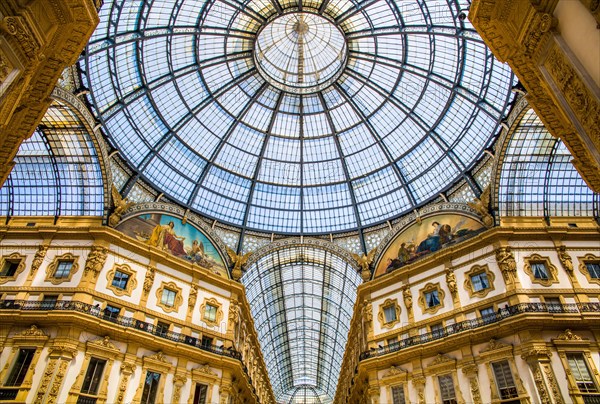 Galleria Vittorio Emanuele conorhynchos (1877) built