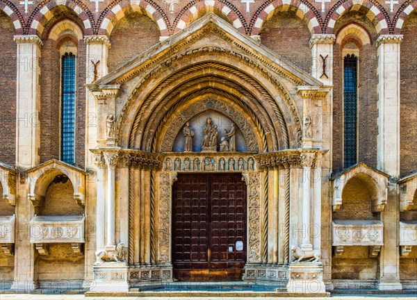 Magnificent Gothic-style lunette of the San Lorenzo portal