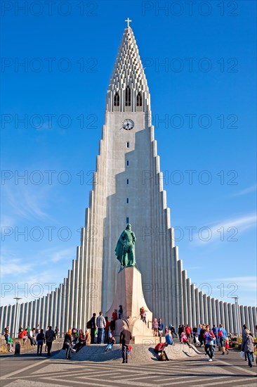 Statue of the first explorer of America Leifur Eiriksson in front of Hallgrimskirkja