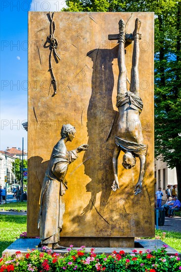 Monument by the sculptor Giacomo Manzu in honour of the Italian partisans