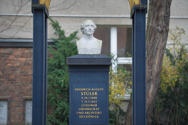 Grave Friedrich August Stueler