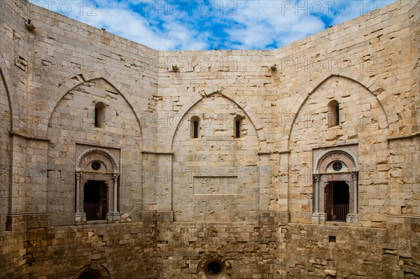 Octagonal courtyard of the fort