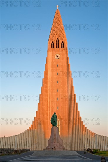 Statue of the first explorer of America Leifur Eiriksson in front of Hallgrimskirkja