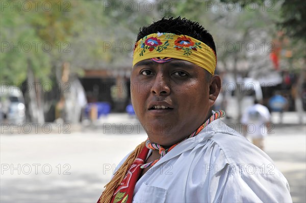 Bird people delight tourists