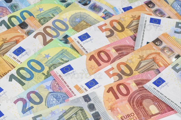 Various euro notes