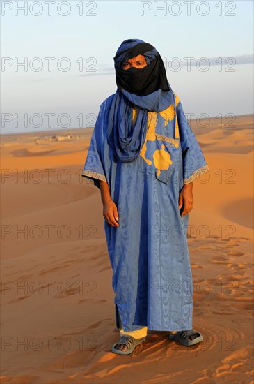 Portrait of a Tuareg with turban in Erg Chebbi