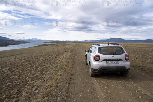 4x4 car on gravel road