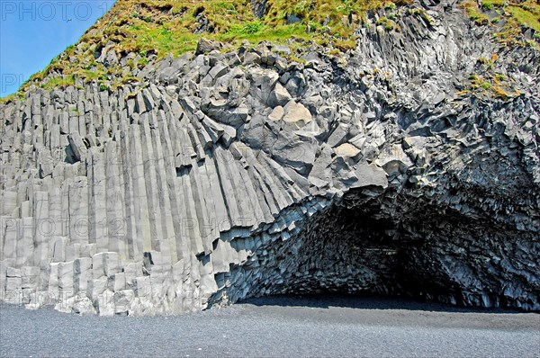 Bird Rock Reynisfjara Halsanefshellir