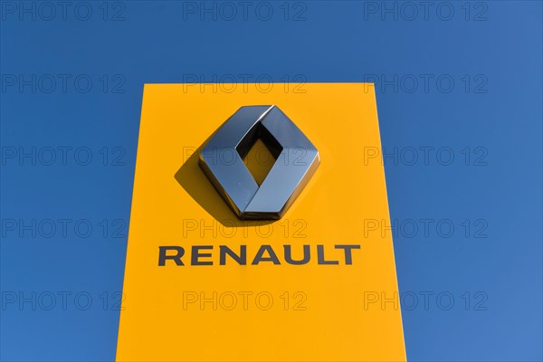 Renault Logo Car Dealer