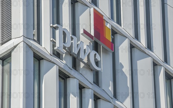 Lettering PricewaterhouseCoopers GmbH Wirtschaftspruefungsgesellschaft