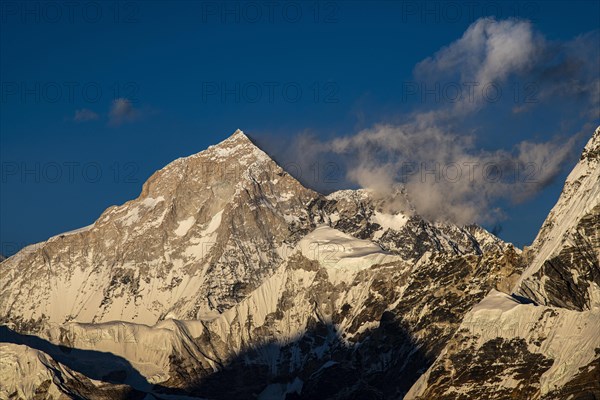 Makalu