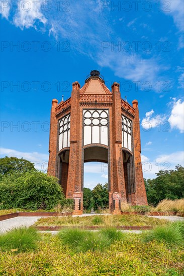 Bismarck Tower on the Vineyard