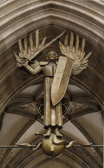 Archangel Michael by the sculptor Ulfert Jansen in the gallery arch in Ulm Minster