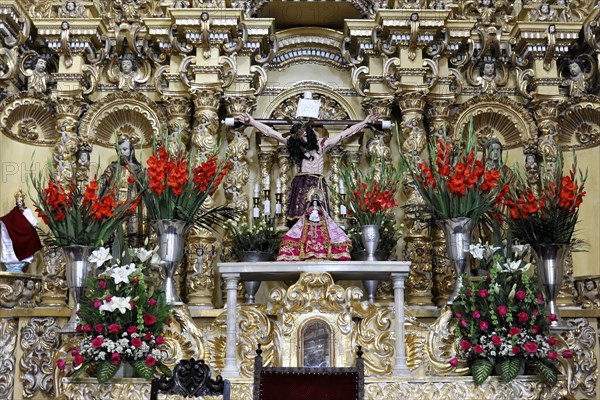 Decorated interior of the church San Francisco de Acatepec