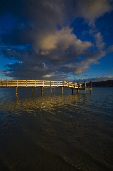 Bathing jetty