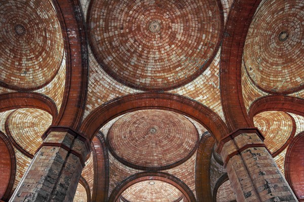 Domes and columns at the South Cemetery