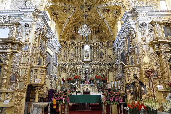 Decorated interior of the church San Francisco de Acatepec