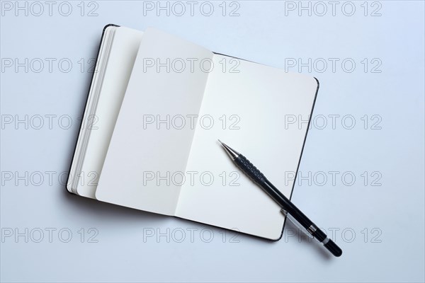 Notebook and mechanical pencil