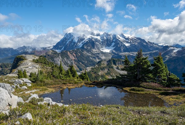 Small mountain lake at Tabletop Mountain