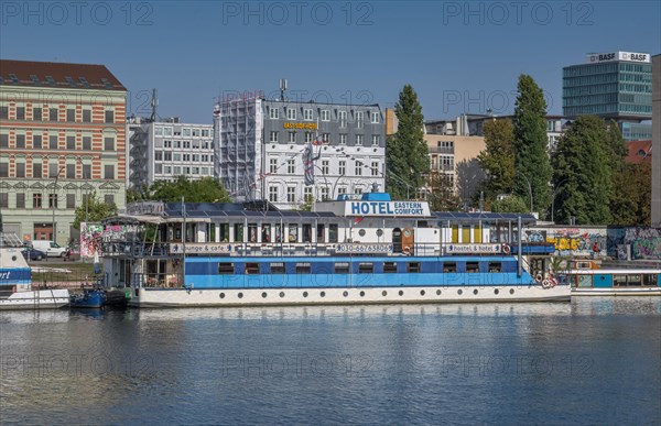 Hotel ship Eastern Comfort