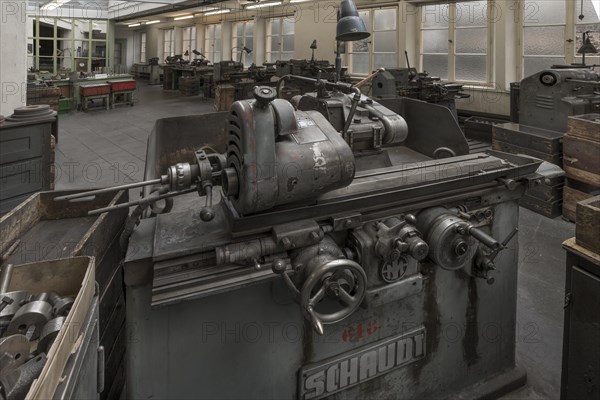 Lathe for valves in a historic lathe shop