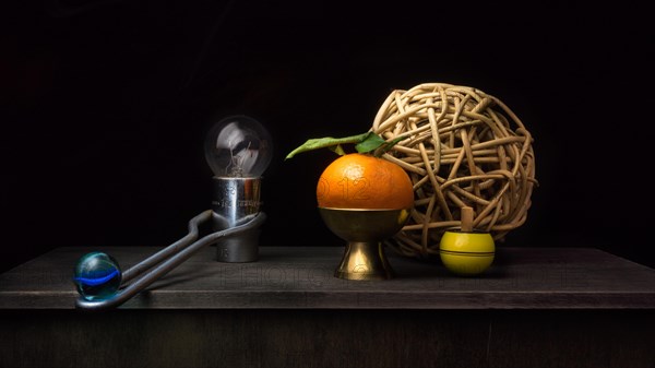 Still life with tangerine