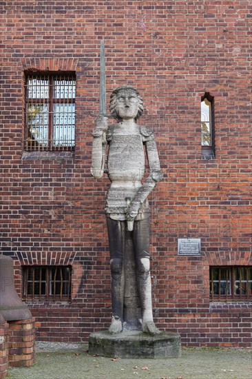 Roland Statue