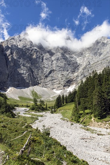 Enger Grund pasture area with dried-up stream bed of the Rissbach