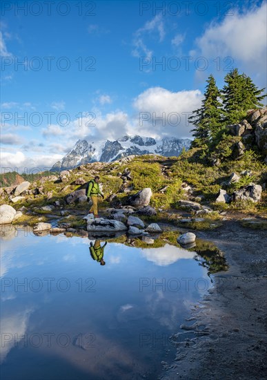 Hikers at the lake at Huntoon Point