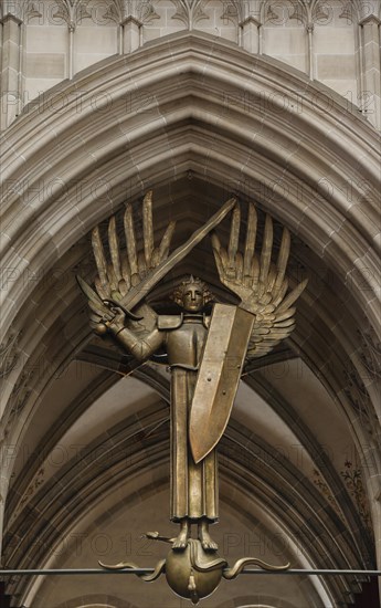 Archangel Michael by the sculptor Ulfert Jansen in the gallery arch in Ulm Minster