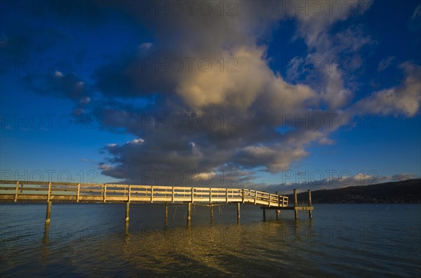 Bathing jetty