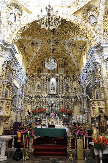 Decorated interior of the church San Francisco de Acatepec