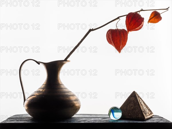 Still life with gilded pyramid