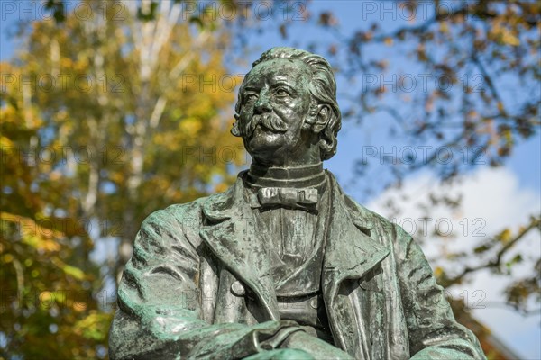 Theodor Fontane Monument