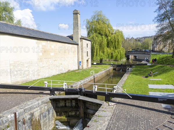 Thimble Mill pumping station and locks