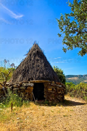 Replica Nuragher huts at Su Tempiesu