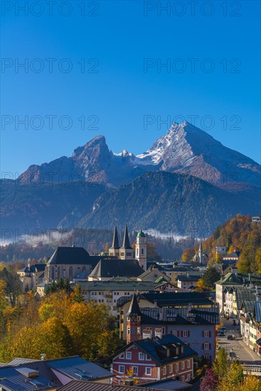 Collegiate church with double tower and parish church