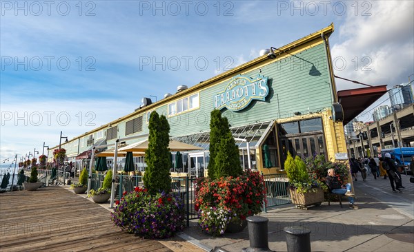 Elliott's Oyster House restaurant on a pier