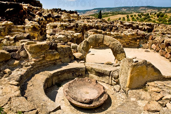 Gross-Nuraghe Su Nuraxi