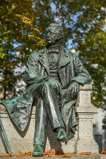 Theodor Fontane Monument