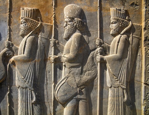 Gate relief in the Trohn Hall with guard soldiers